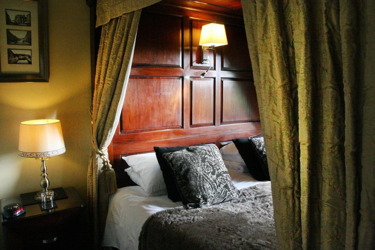 Townhouse Rooms Truro Exteriör bild