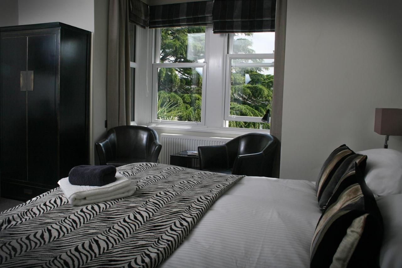 Townhouse Rooms Truro Exteriör bild