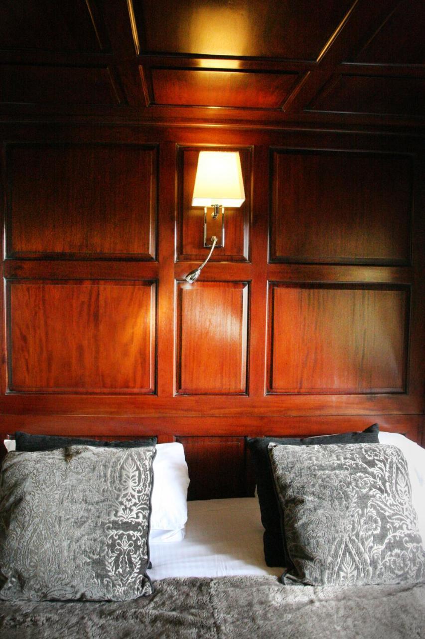 Townhouse Rooms Truro Exteriör bild