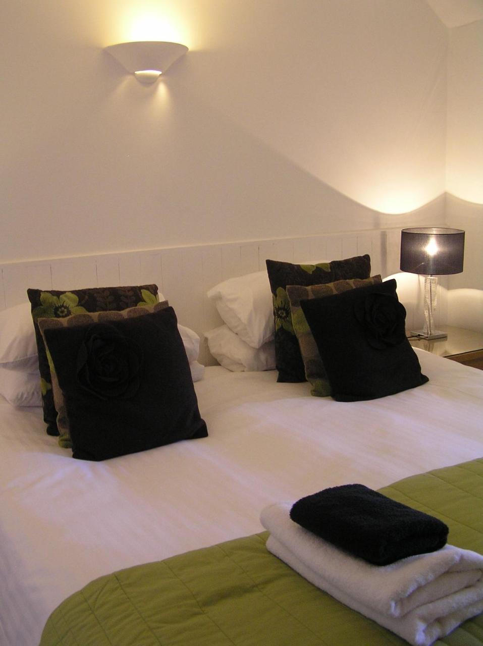 Townhouse Rooms Truro Exteriör bild